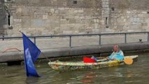 Marc, el hombre de Namur que limpia los ríos a bordo de su kayak