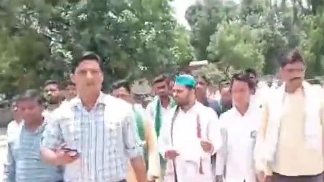 बाराबंकी: भारतीय मजदूर किसान संगठन ने स्टेशन अधीक्षक को दिया ज्ञापन की यह मांग