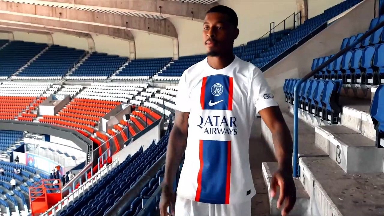 Replay : 15 minutes d'entraînement avant Paris Saint-Germain-Clermont Foot 63