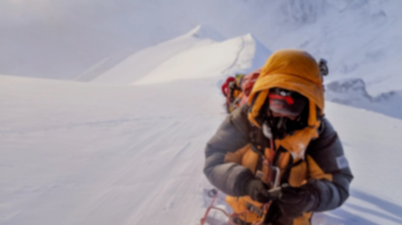 Mount Everest: Sherpa rettet Bergsteiger aus Todeszone
