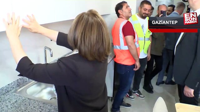 Deprem bölgesinde afet konutlarının yapımı hız kesmeden sürüyor