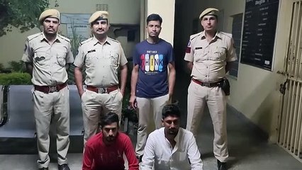 बीयर बार में मित्रता, साथ में खाना खाया और लूट ली कार