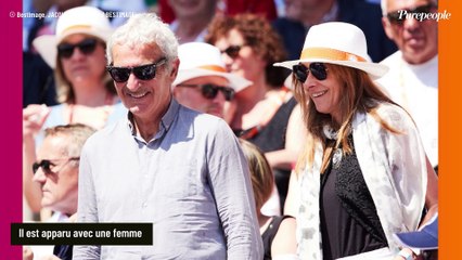Roland-Garros 2023 : Séparé d'Estelle Denis, Raymond Domenech apparaît avec un drôle de look et bien accompagné