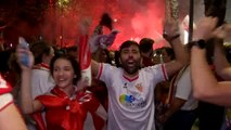 La marea sevillista invade las calles para celebrar la Europa League