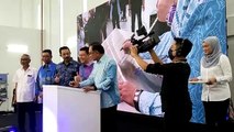 Prime Minister Datuk Seri Anwar Ibrahim launches the key presentation ceremony for Dalur PPAM home owners