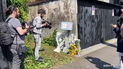 Fiori e bigliettini a Senago per Giulia Tramontano
