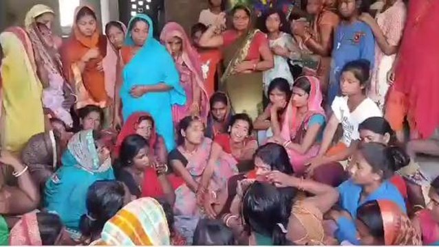 खगड़िया: सड़क हादसे में दो युवकों की मौत के बाद तेगाछी गांव में पसरा मातमी सन्नाटा