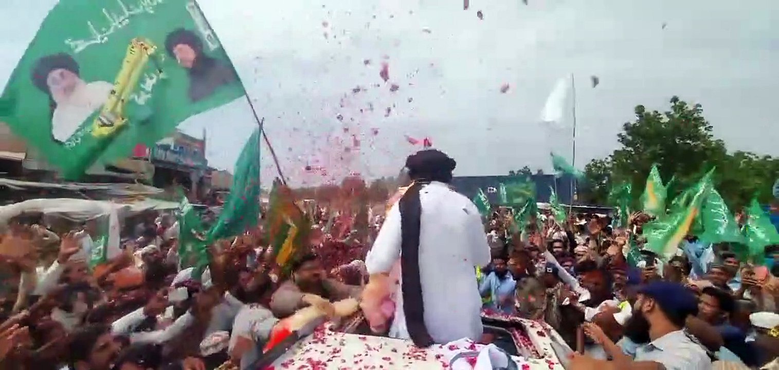 چنی گوٹھ میں علامہ سعد حسین رضوی صاحب کا شاندار استقبال#tlp #tlpmarch #saadrizvi