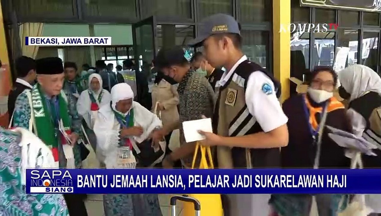 Bantu Jemaah Haji Lansia, Pelajar MAN 1 Kota Bekasi Jadi Sukarelawan ...