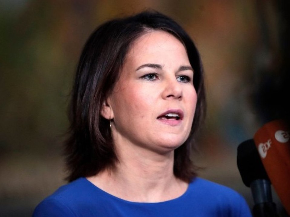 Baerbock: Kein Nato-Beitritt der Ukraine 'mitten im Krieg'