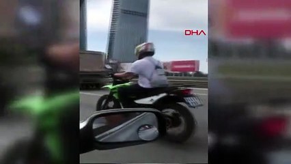Une moto lance des ciseaux a causé un accident de chaîne à Istanbul-Kağıthane