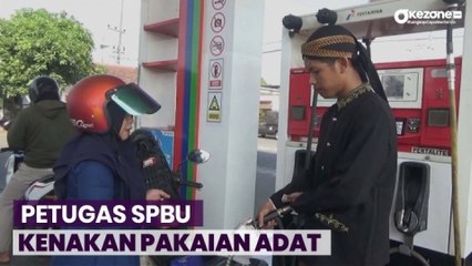 Peringati Hari Kelahiran Pancasila, Petugas SPBU Kenakan Pakaian Adat --