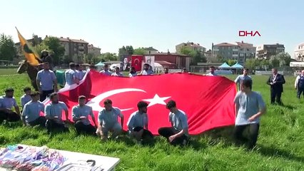 Lutteurs au championnat de lutte à l'huile des universités turques