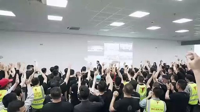 Elon Musk, Tesla Shanghai fabrikasını ziyaret etti