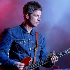 Noel Gallagher begs estranged brother Liam to get in touch