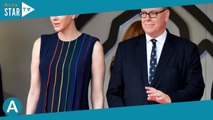 Charlene de Monaco en longue robe fendue et multicolore au GP de Monaco, elle charme avec un maquill