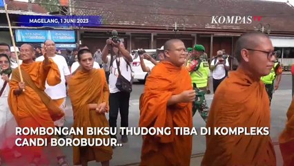 Momen Puluhan Biksu Thudong Tiba di Borobudur Usai Berjalan dari Thailand