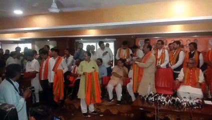 पद्मश्री व पूर्व आईएएस सहित छग के ख्याति प्राप्त कलाकारों ने थामा भाजपा का हाथ