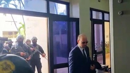 Donald y Peralta llegan al tribunal para apelar la coerción ⚖️