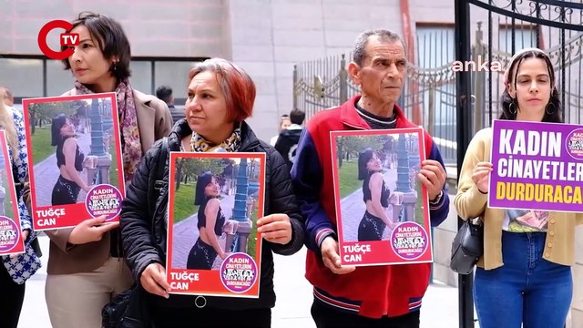 Eskişehir’de oturduğu apartmanın girişinde bıçaklanarak öldürülen Tuğçe Can’ın annesi duruşma öncesinde gözyaşlarına boğuldu
