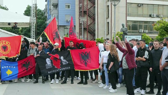 Tensão aumenta no Kosovo com manifestações de albaneses