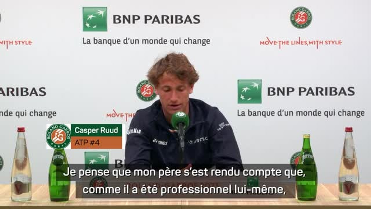 Roland-Garros - Ruud rend hommage à son père : "Quand mes copains sortaient jusqu'à 4 heures du matin, je restais à la maison regarder un film"