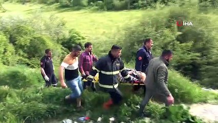 Çöp atmak isterken dereye düşen kadını itfaiye ekipleri kurtardı