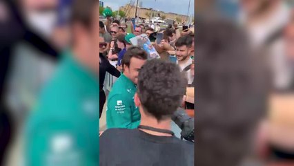 Locura por Fernando Alonso en Barcelona