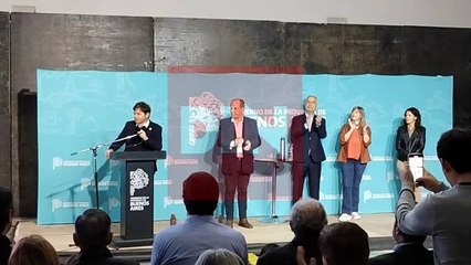 Kicillof fue increpado por una mujer en medio de un acto en Brandsen