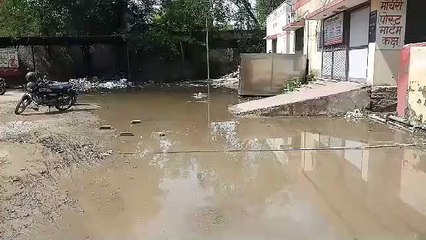 सामान्य चिकित्सालय के मुर्दाघर के बाहर नर्क जैसे हालात,देखें वीडियो