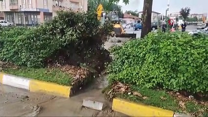 Çorum'da Sağanak Yağış Hayatı Felç Etti