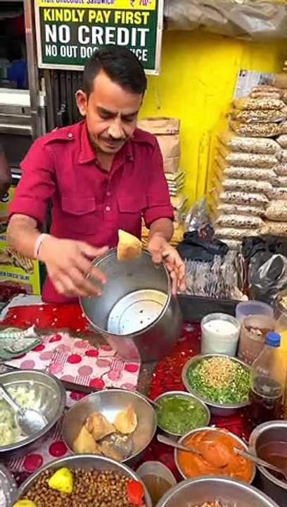 Jackie Chan Style Samosa Muri Making in Kolkata _shorts _ashortaday _indianstreetfood(720P_60FPS)