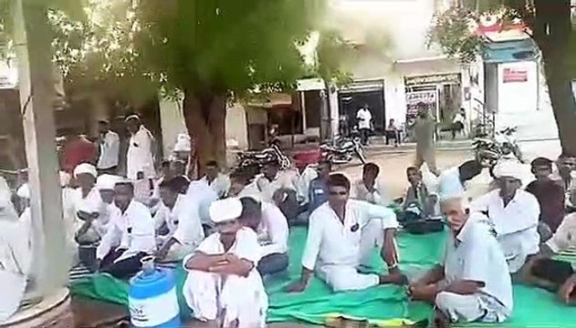 गोचर भूमि पर अवैध कब्जा, थानाधिकारी-चौकी प्रभारी हटाने की मांग
