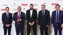 Benzema niega rumores sobre su marcha y dice que la realidad no es lo que se dice en internet.mp4