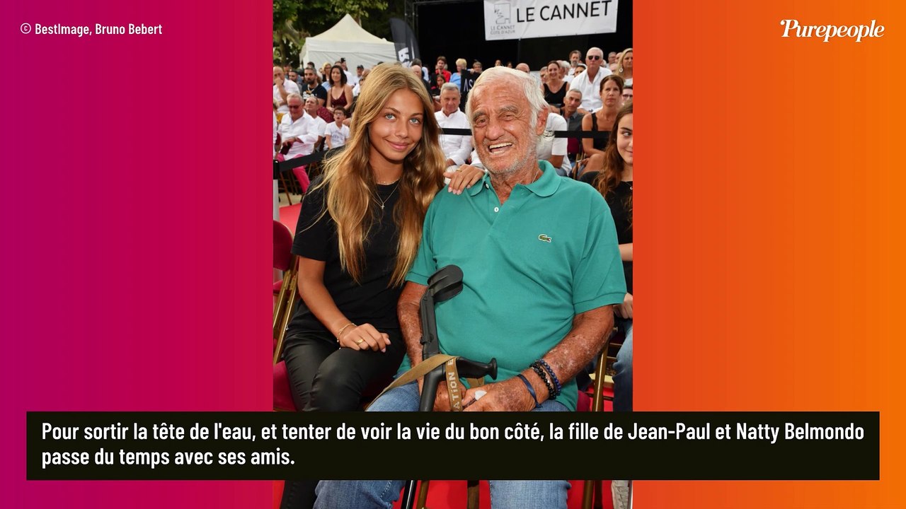 Stella Belmondo : Jupe en jean et haut cristallin, la fille de Bebel est juste sublime !