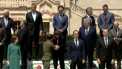 أوكرانيا تجدد طلبها الانضمام للاتحاد الأوروبي وحلف الناتو