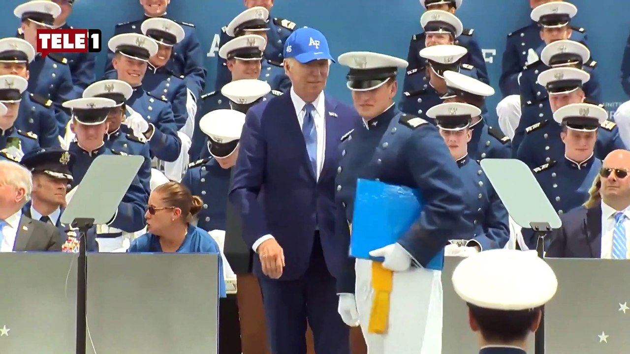 ABD Başkanı Joe Biden yere düştü