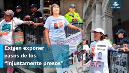 Familiares de presos se encadenan a Palacio de Gobierno de Edomex