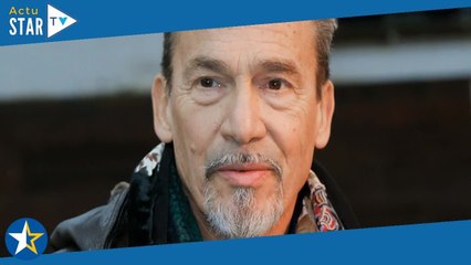 "Il pensait mettre du vert, mais il a mis du rose" : Florent Pagny évoque avec humour le trouble don