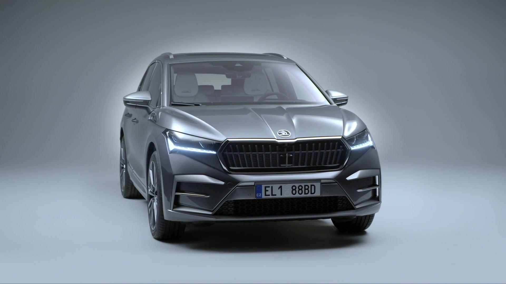 Der neue Škoda Enyaq Laurin & Klement - Exteriur mit exklusiven Details in  Platinum Grau - video Dailymotion
