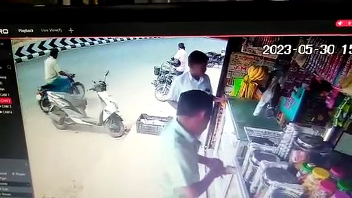 3 காவலர்களின் கண்களில் மண்ணை தூவி ஓட்டம் பிடித்த கைதி; இறுதியில் நடந்த டுவிஸ்ட்