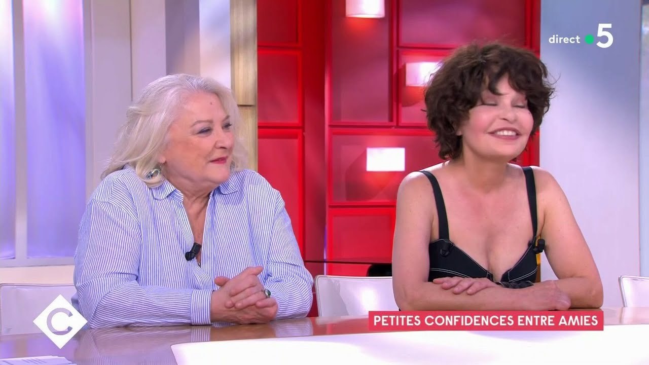 Josiane Balasko : pourquoi elle évoque peu son fils adoptif, Rudy 