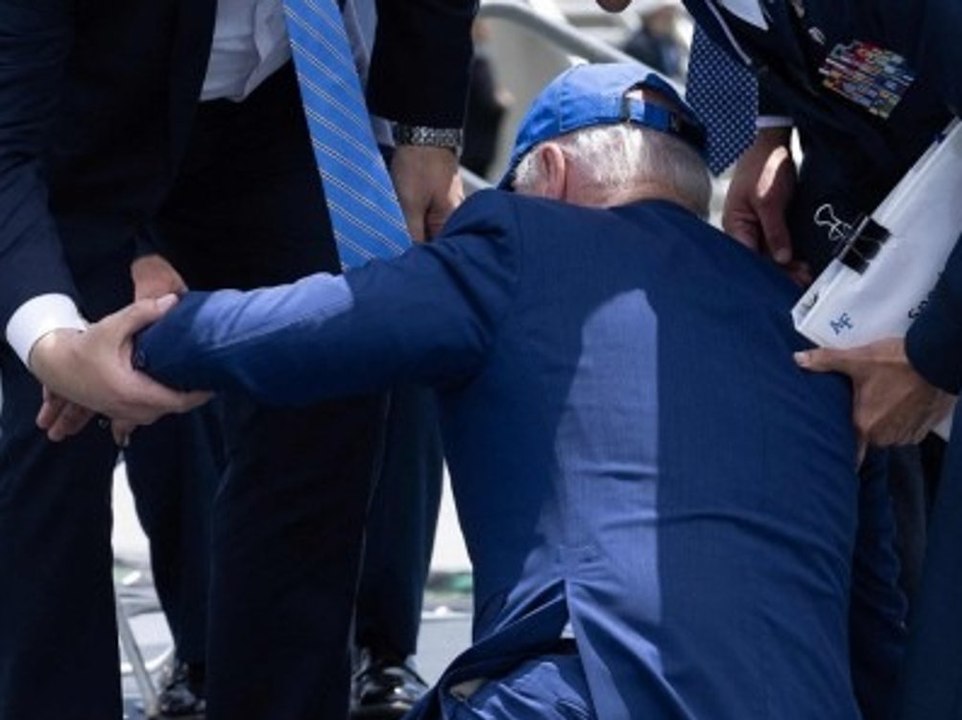 Nach Joe Bidens Sturz: So geht es dem US-Präsidenten