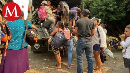 Los desplazados de Comalapa regresan a sus casas con el resguardo de las fuerzas federales