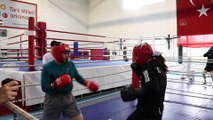 KASTAMONU - Olimpiyat şampiyonu boksör Busenaz, Avrupa Oyunları'nda olimpiyat kotası almak istiyor