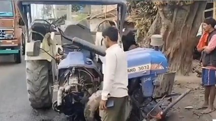 पूर्वी चंपारण: बेतिया मुख्य मार्ग पर पहाड़पुर में दो ट्रैक्टर की आपस में हुई भिड़ंत