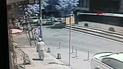 Otobüse binmek isterken altında kaldı