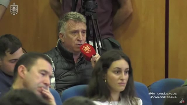 Casi 4 minutos de enganchón: el rifirrafe de Luis de la Fuente con un periodista que nadie vio venir