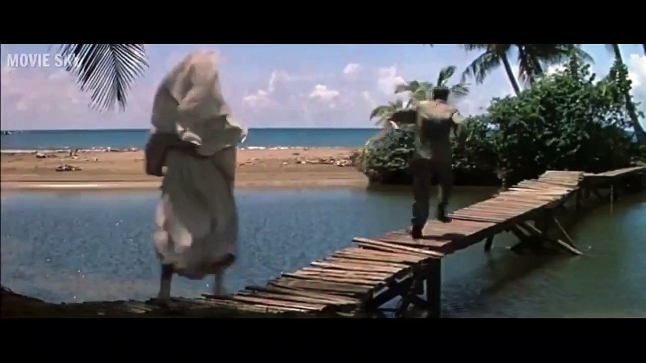 BIARAWATI DAN MARINIR TERJEBAK DI SEBUAH PULAU TAK BERPENGHUNI - Alur Cerita Film Biarawati