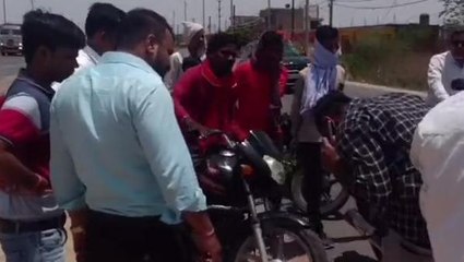 दतिया: NH 44 हाईवे पर कार चालक ने बाइक सवारों को रौंदा, दो लोग घायल